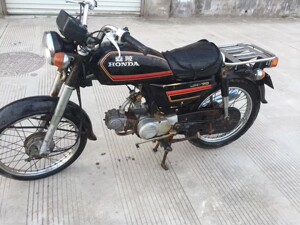 嘉陵70本田cj70嘉陵摩托车,成色如图,二手老车肯定有点瑕