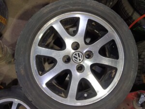 15寸原车捷达百万纪念轮毂,带邓禄普轮胎,车胎成色一般,11_阿里巴巴找