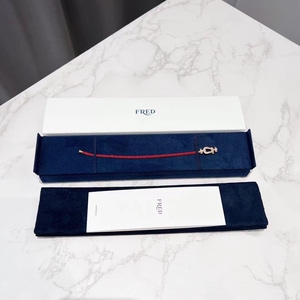 fred斐登红绳小号马蹄扣满钻手链 99新上手超显白 叠戴氛