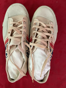 000人付款淘宝稀有霍马足球鞋,布面,说实话当时买就是一个体验,确实比