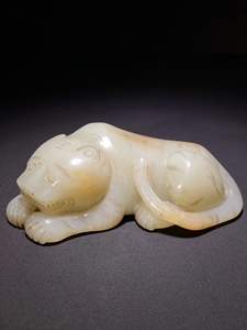 辽金 和田玉籽料  玉卧虎 秋山虎 摆件把件 古玉老玉 中古