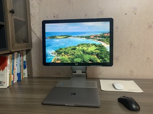 惠普w2207h显示器 镜面屏幕  屏幕22寸,原装支架可升