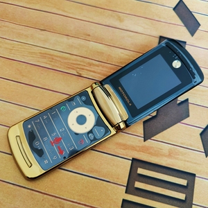 摩托罗拉黄金v8