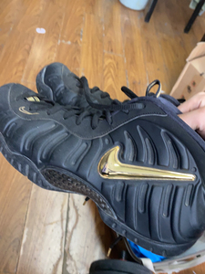 耐克喷泡黑金喷