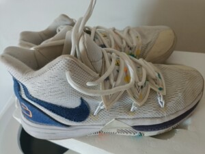 欧文5笑脸篮球鞋.耐克.有外场地实战1-2年经验._阿里巴巴找货神器