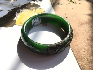 天然正品俄料俄罗斯老坑碧玉俏色巧雕孔雀镯宽条女款手镯正装镯型