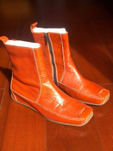 98新 专柜正品梵诗蒂娜 橙色时尚小靴 37码又是一双只穿过