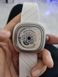 七个星期五白色手表,大表盘,2017年买的,柜台正品,买时候