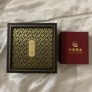 周大福传承手镯盒子