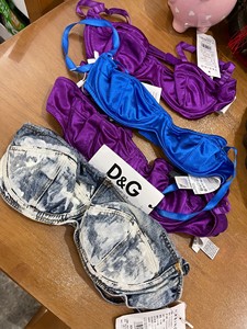杜嘉班纳DG正品文胸，实物紫红色，宝蓝色，牛仔款很精致，特别