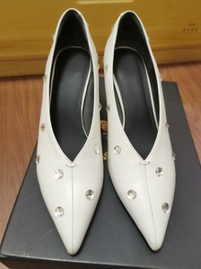 CELINE原版，法国产白色牛皮时装款单鞋，顶级鞋楦皮料，纯