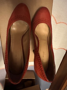 玖熙女士高跟鞋，37码，红色，跟高8-9厘米，水台2厘米。