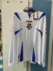 正品 乐途lotto 长袖球衣 l码 放衣柜里太久了 均有不