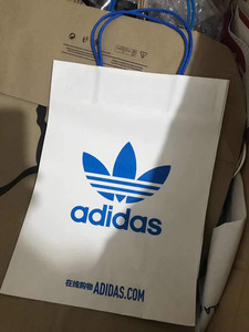 阿迪达斯购物纸袋