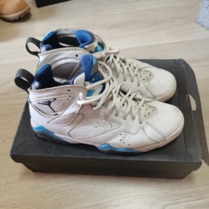 aj7法国蓝正品 42.5码 便宜出了鞋没有拿去干洗稍微有点