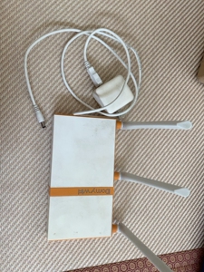 99tb56782_77淘宝大麦路由器,型号dw22d,带电源,家里换了新网,这个