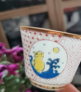 日本幸山窑交趾釉兔子主人杯小酒杯,尺寸约口径6.5cm,高4