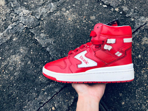 奥拉朱旺篮球鞋