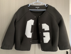 dy暖阳ss淘宝only 太空棉纯黑色长外套 160码 衣服大版 适合秋天和0