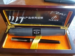 派克卓尔18k镀铑750金笔,f尖,全新未使用,干写顺滑,配