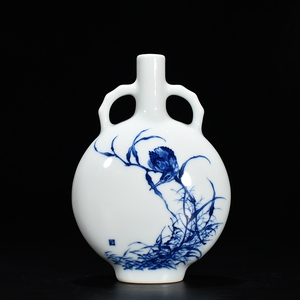 民国竹溪道人王步青花翠鸟花卉纹扁瓶 厘米18*1