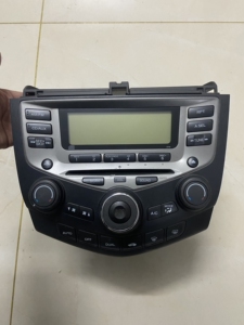 本田雅阁 七代雅阁cd机  原装拆车的.120不包邮 有需要