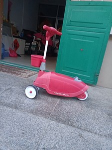 儿童车，七八成新，红色捷克两用滑板车1.5～4岁，粉色三轮车