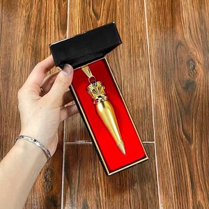 cl萝卜丁口红金管505m正装枫叶红 哑光质地不拔干,女神