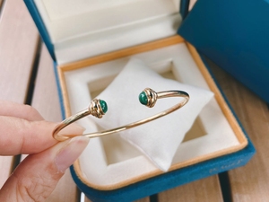 piaget伯爵时来运转开口双孔雀石手镯窄版