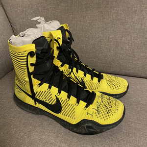 最强科比亲签球鞋 zk10开赛夜科比亲签 us14科比本人尺