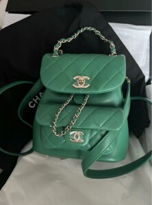 现货香奈儿包包chanel 22a绿色羊皮duma双肩包