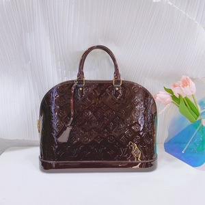 lv路易威登alma系列漆皮大号贝壳包,98新,附件:钥匙