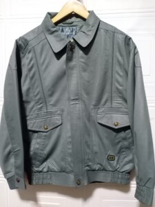 伊力夹克,m码,青灰色,成色不错,胸围120衣长65,干净板