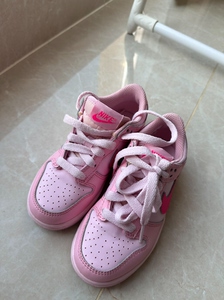 nike耐克日本限定 小猪佩奇粉红球鞋