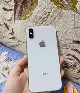 低价出售iphonex 256g 成色9新白色 苹果x256
