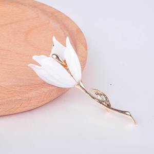 木兰花胸针女气质白玉兰别针胸花精美大衣配饰简约