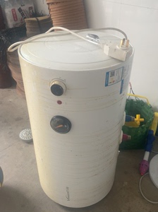 美林全自动洗衣机。洗衣机，加万和电热水器50升带一个储水桶增