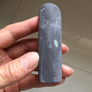 优质正宗贺兰石印章/随形素章/这一块石质细腻,深紫色底带豆绿