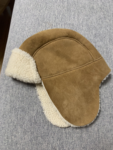 ugg儿童皮毛一体帽子 正品正品正品 自己看尺寸.个人感觉5