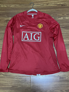 出售c罗0708曼联主场联赛球员版球衣,全新带吊,黄金l码