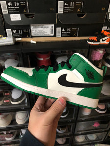 aj1 凯尔特人35码3y现货白绿脚趾中童鞋aj1 mid