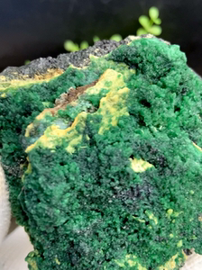 水磷铝云南天然绿色水磷铝矿原石矿物晶体标本