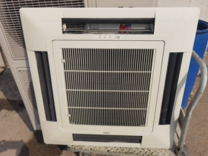 海尔五匹吸顶空调,八成新,扬州包送货安装,质保一年