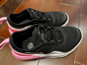 专柜正品耐克Nike 儿童网面运动鞋，小黑鞋，实物无滤镜拍摄