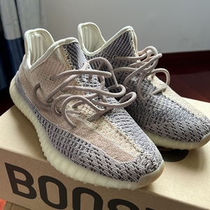 椰子yeezy350  灰珍珠!43码!nice平台购买!上