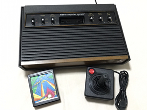 雅达利2600初代木纹六键主机,雅达利系列最经典的游戏机收藏