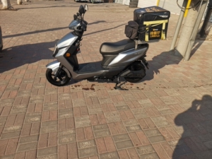 雅迪锐骏精英版原车电瓶6020,俩块三元锂电6032的三元锂