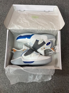 先驱7time3闫帅pe球员版低帮减震回弹耐磨防滑篮球鞋