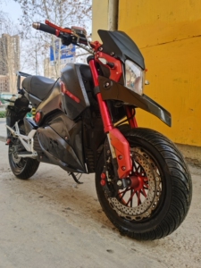 上百辆九成新小猴子m5m3电摩,二手电动车便宜处理.二手雅迪