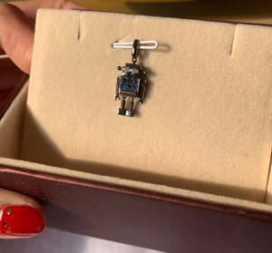 周生生 机器人吊坠 黑金18k金 镶钻石蓝宝石 单吊坠,单吊